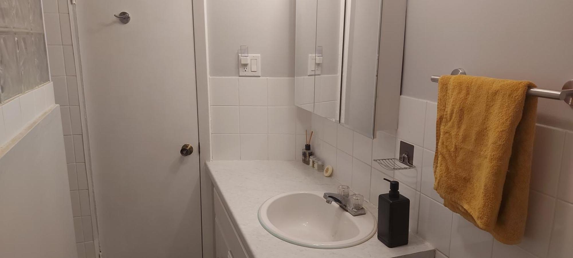 High Park Single Room With Personal Washroom And Kitchen Toronto Exteriér fotografie