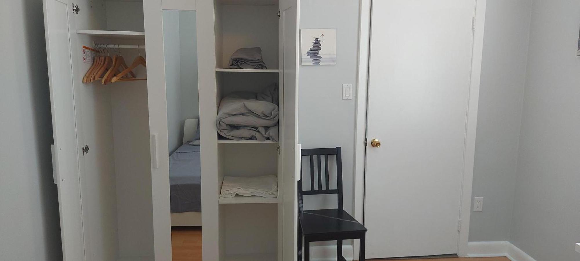 High Park Single Room With Personal Washroom And Kitchen Toronto Exteriér fotografie