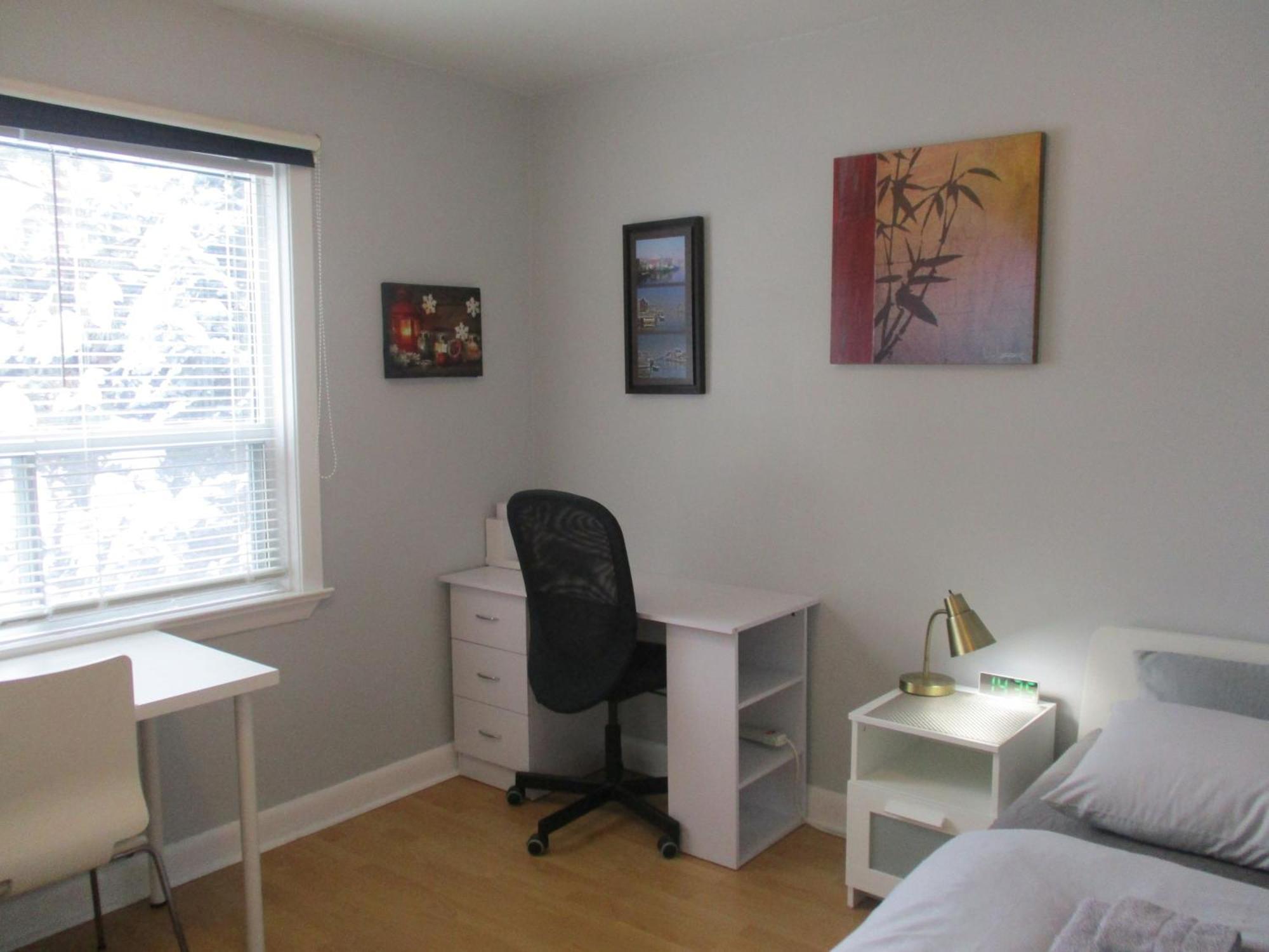 High Park Single Room With Personal Washroom And Kitchen Toronto Exteriér fotografie