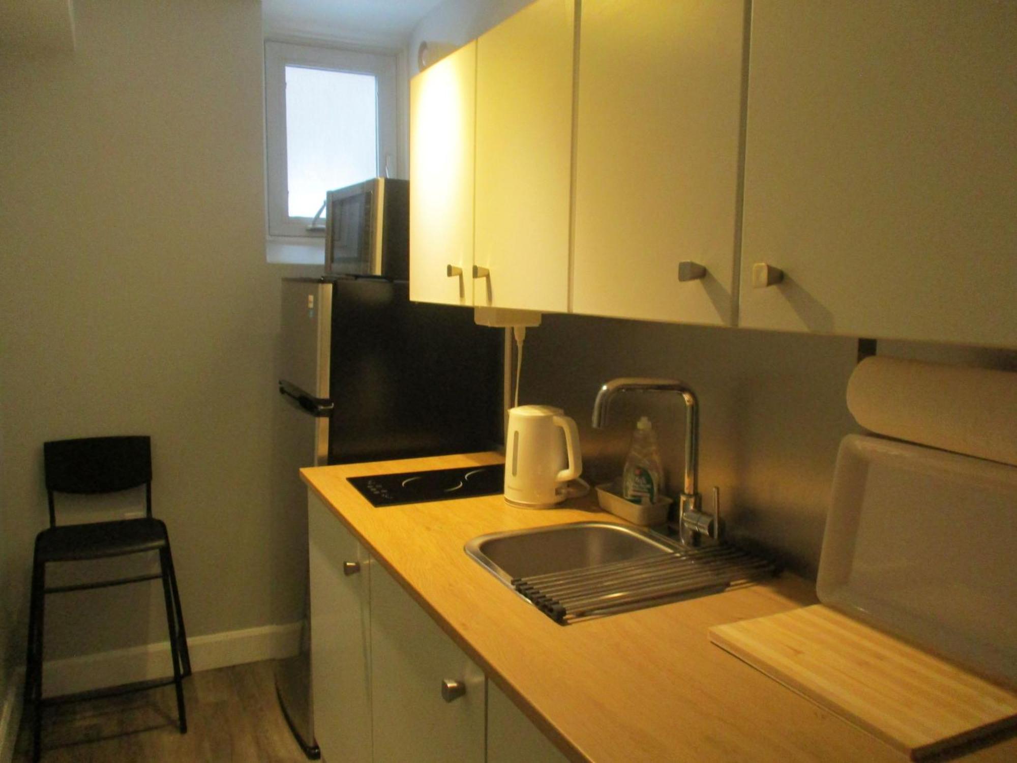 High Park Single Room With Personal Washroom And Kitchen Toronto Exteriér fotografie
